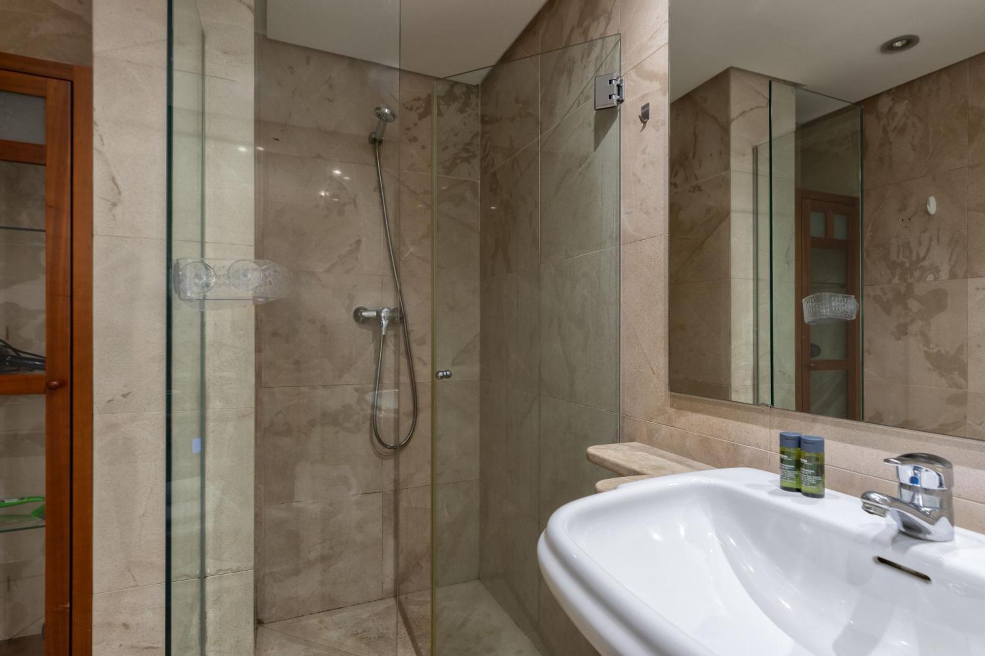 Flateli Pou Rodo 3 Apartment Girona Luaran gambar